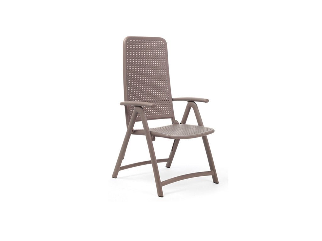 Sillón Reclinable Darsena Nardi Italia color Tortora — vista de tres cuartos con apoyabrazos sobre fondo blanco de estudio — bCasual