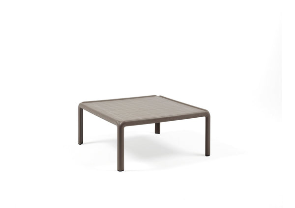 Mesa Komodo de Centro Nardi Italia color Tortora — vista de tres cuartos sobre fondo blanco de estudio, tapa con patrón entramado — bCasual